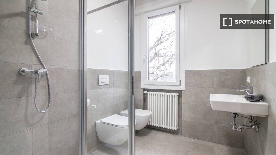 Immagine 4 di Camera condivisa in affitto  in Via Domenico Turazza a Padova