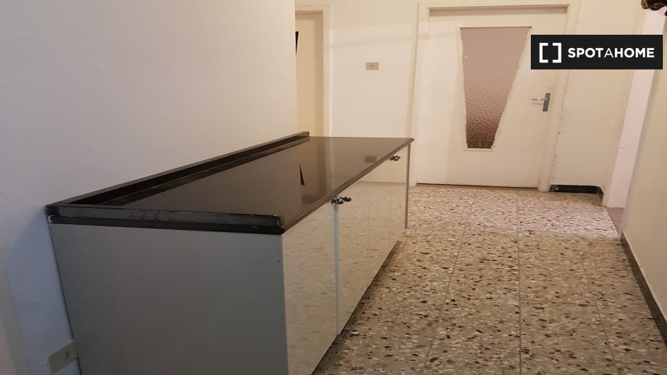 Immagine 9 di Camera condivisa in affitto  in Via Castelbarco a Trento