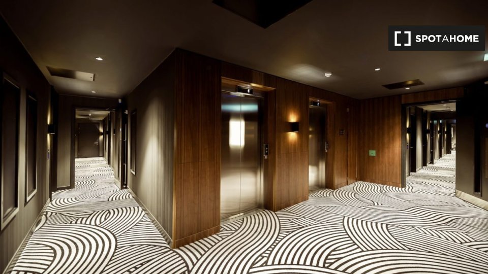 Immagine 6 di Ufficio in affitto  in King's Stables Rd a Old Town