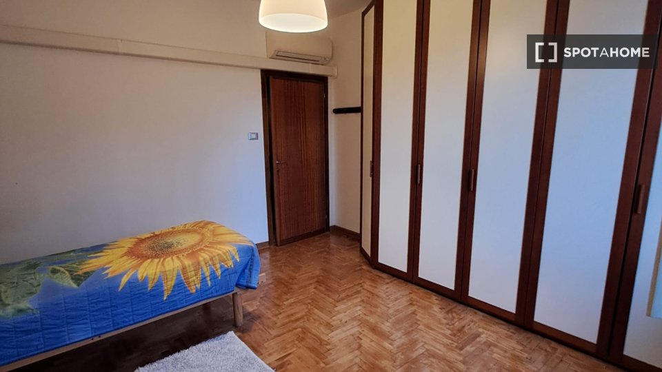 Immagine 2 di Camera condivisa in affitto  in Via Zara a Padova