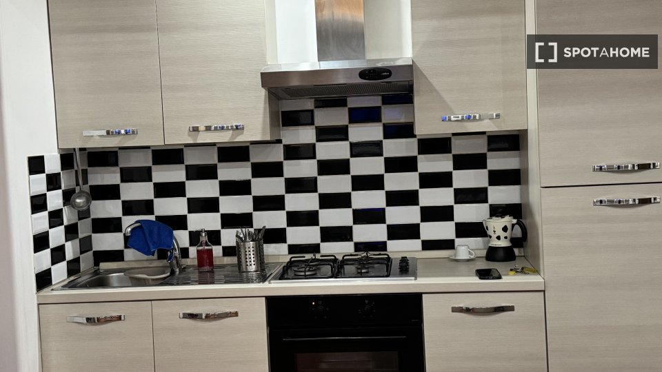 Immagine 2 di Appartamento in affitto  in Via Eustachio Manfredi a Roma