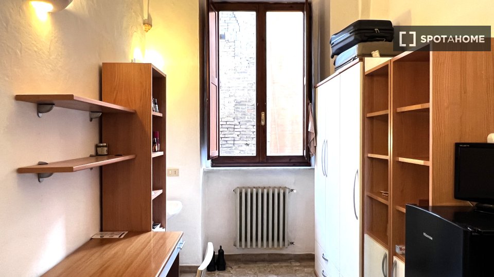 Immagine 15 di Residence in affitto  in Via del Porrione a Siena