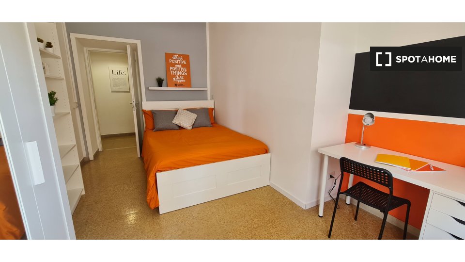 Immagine 11 di Camera condivisa in affitto  in Lungotevere di Pietra Papa a Roma