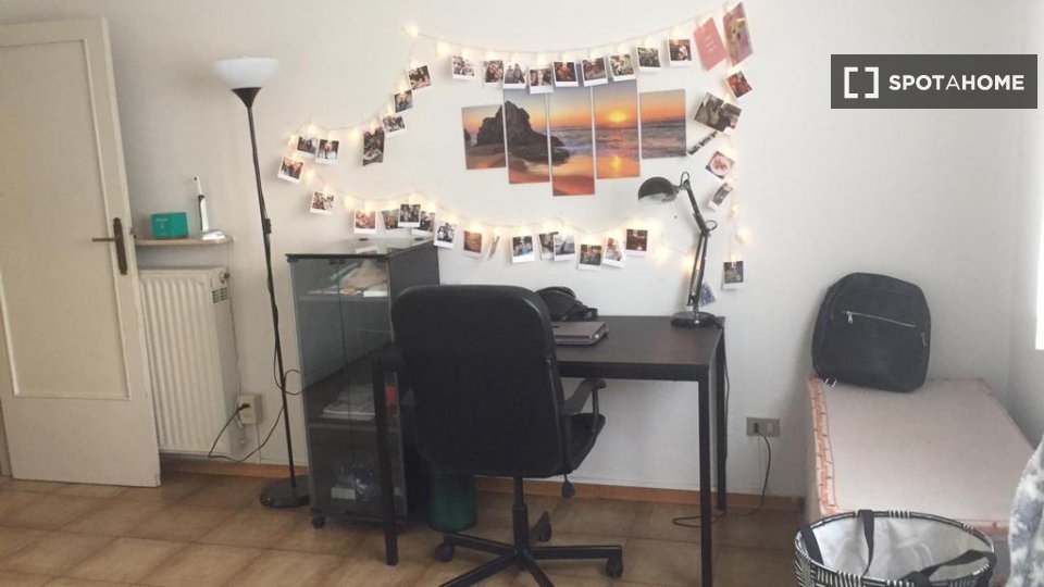 Immagine 3 di Camera condivisa in affitto  in Via Santa Croce a Bologna