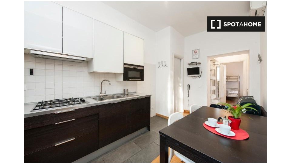 Immagine 1 di Appartamento in affitto  in Via degli Irpini a Roma