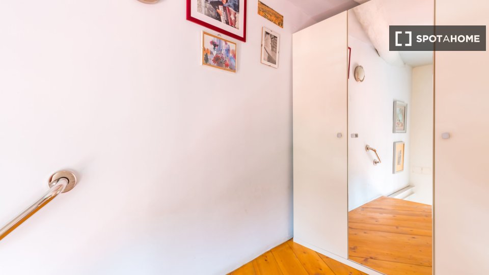 Immagine 17 di Appartamento in affitto  in Rampe Montemiletto a Napoli