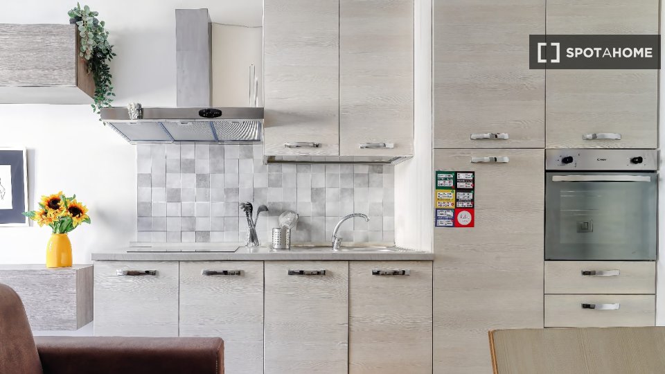 Immagine 3 di Ufficio in affitto  in Via Vigevano a Milano