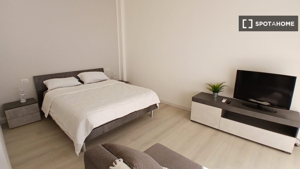 Immagine 15 di Ufficio in affitto  in Via Paul Valery a Milano