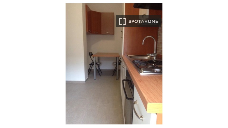 Immagine 6 di Appartamento in affitto  in Viale delle Repubbliche Marinare, 93 a Roma