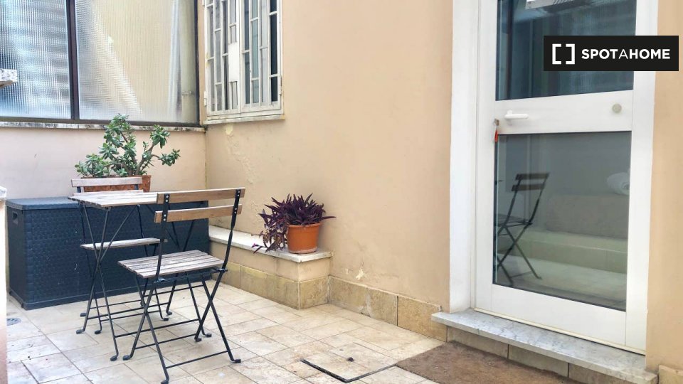 Immagine 5 di Ufficio in affitto  in Via Giuseppe Luigi Passalacqua a Roma