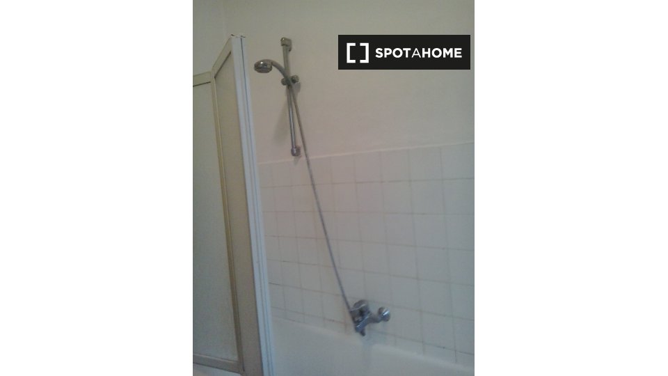 Immagine 11 di Camera condivisa in affitto  in Via Castelbarco a Trento