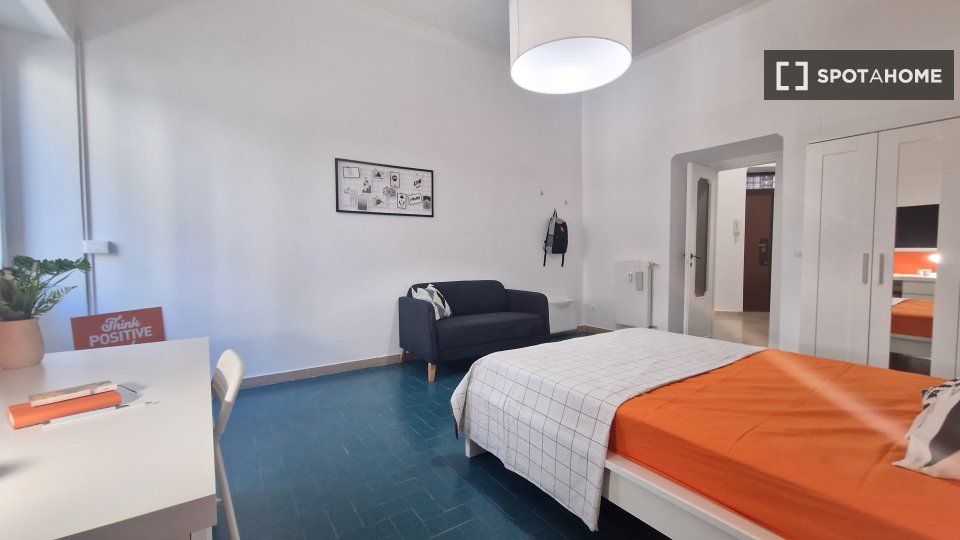 Immagine 4 di Camera condivisa in affitto  in Via Sabotino a Roma