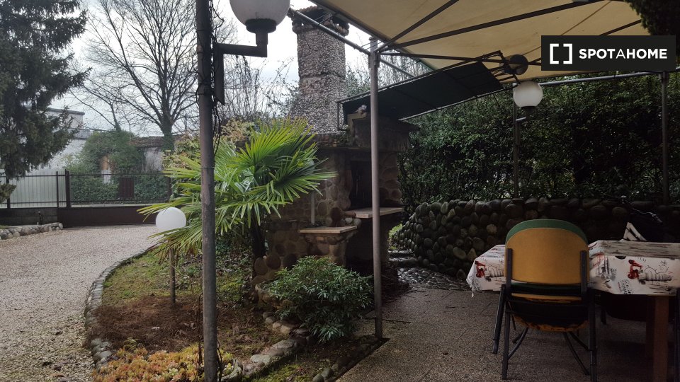 Immagine 16 di Camera condivisa in affitto  in Via Plebiscito a Padova