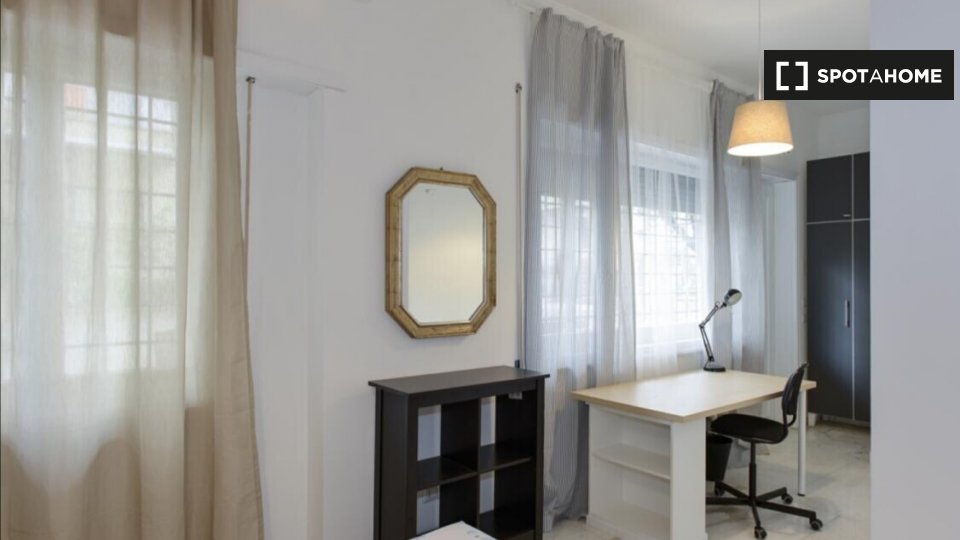 Immagine 3 di Camera condivisa in affitto  in Via Fogliano a Roma