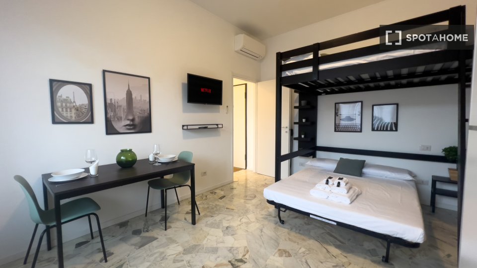 Immagine 1 di Appartamento in affitto  in Via Bernardo Celentano a Milano