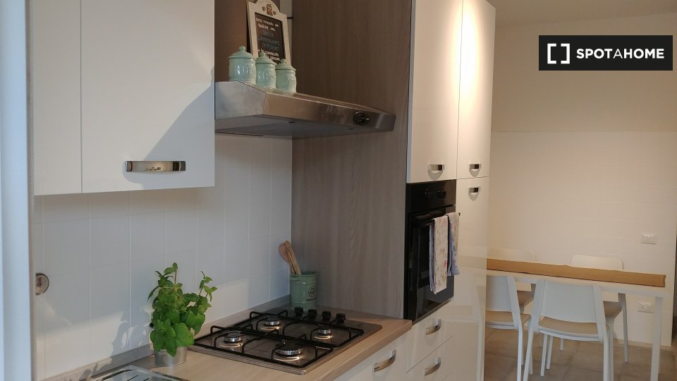 Immagine 11 di Camera condivisa in affitto  in Via Luigi Pellizzo a Padova