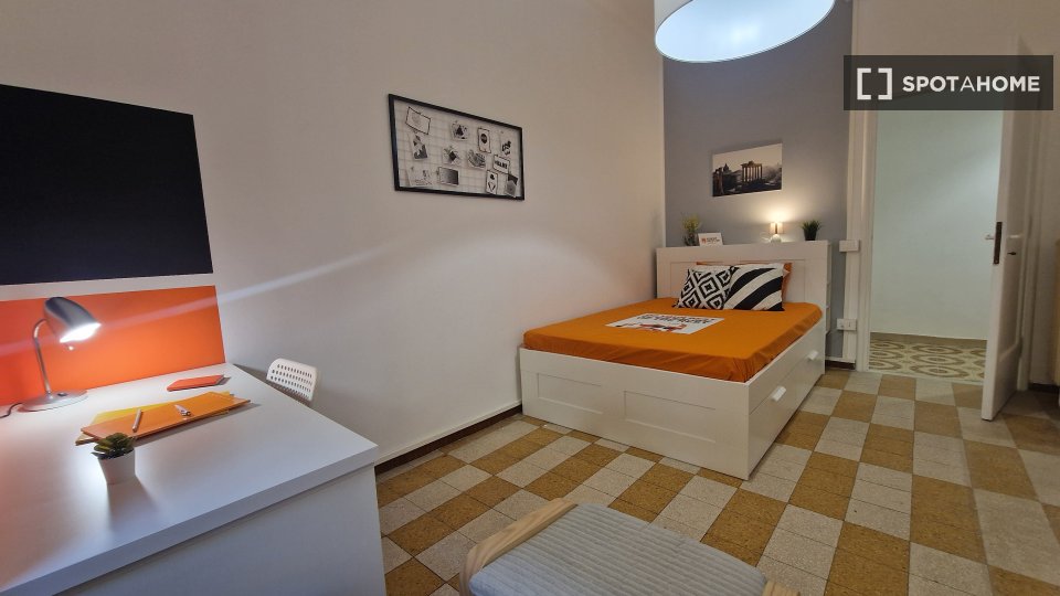 Immagine 5 di Camera condivisa in affitto  in Viale Angelico a Roma