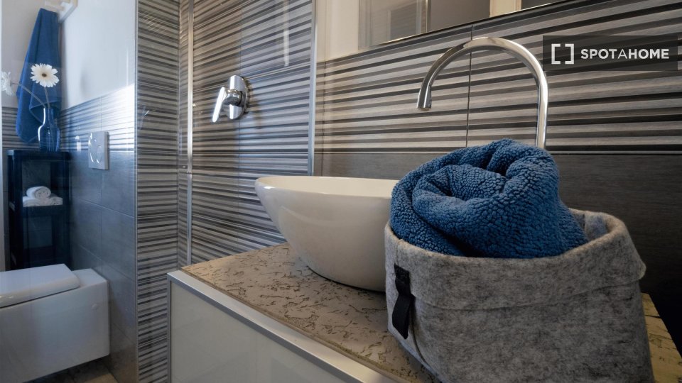 Immagine 19 di Camera condivisa in affitto  in Via Piobesi n. a Torino