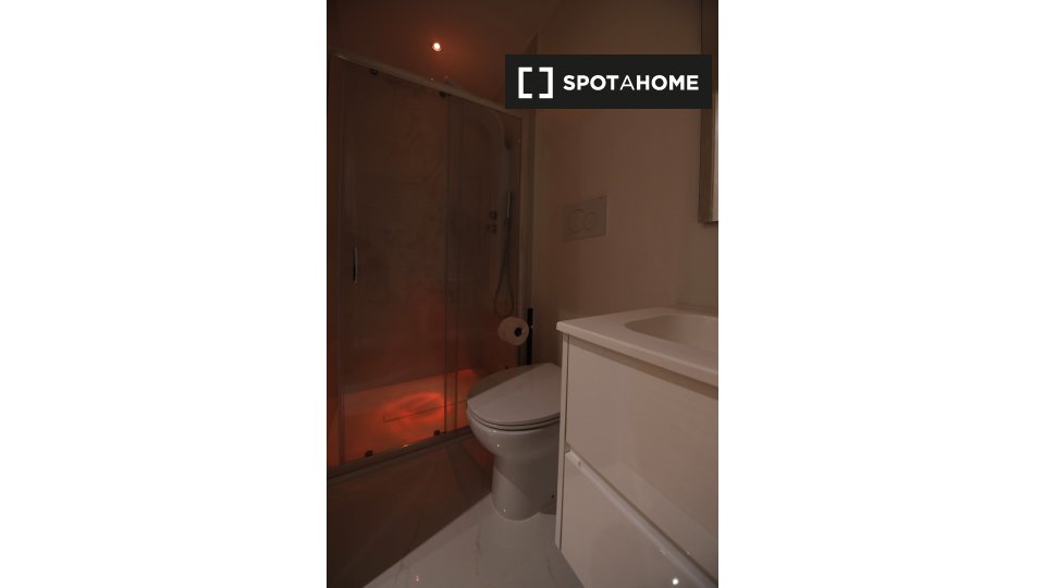 Immagine 12 di Ufficio in affitto  in Via Siro Capsoni a Milano