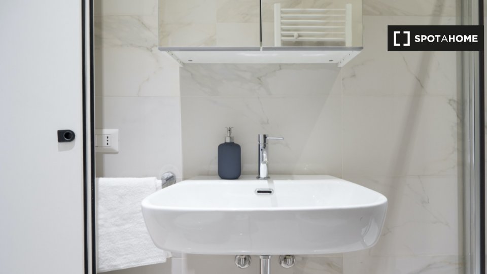 Immagine 18 di Ufficio in affitto  in Viale Tibaldi a Milano