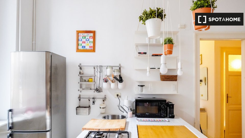 Immagine 3 di Appartamento in affitto  in Via Pietro Calvi, 20129 Milano MI, Italy a Milano