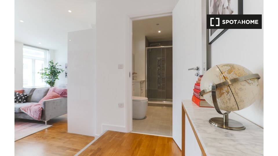 Immagine 16 di Appartamento in affitto  in Church St a Staines