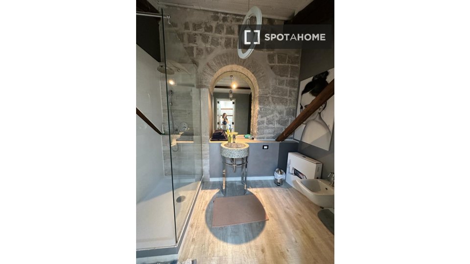 Immagine 2 di Camera condivisa in affitto  in Via Roma a Cagliari