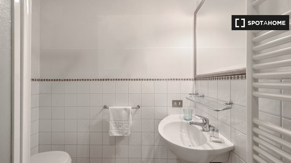 Immagine 15 di Appartamento in affitto  in Via Monalda, 50123 Firenze FI, Italy a Firenze