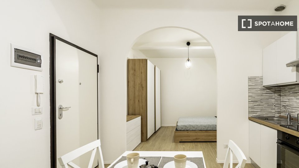 Immagine 1 di Ufficio in affitto  in Via dell'Oro a Bologna