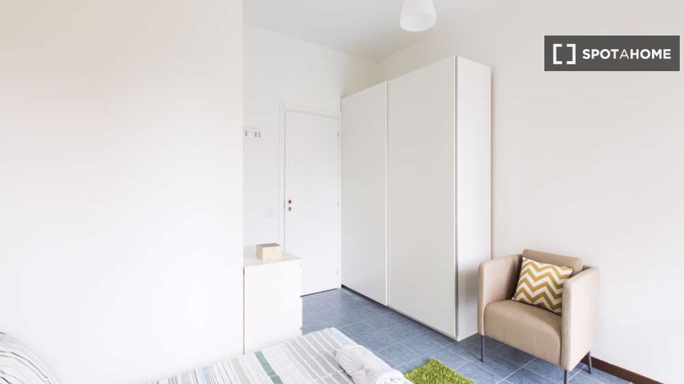 Immagine 5 di Camera condivisa in affitto  in Via dei Mandorli Milan a Monza