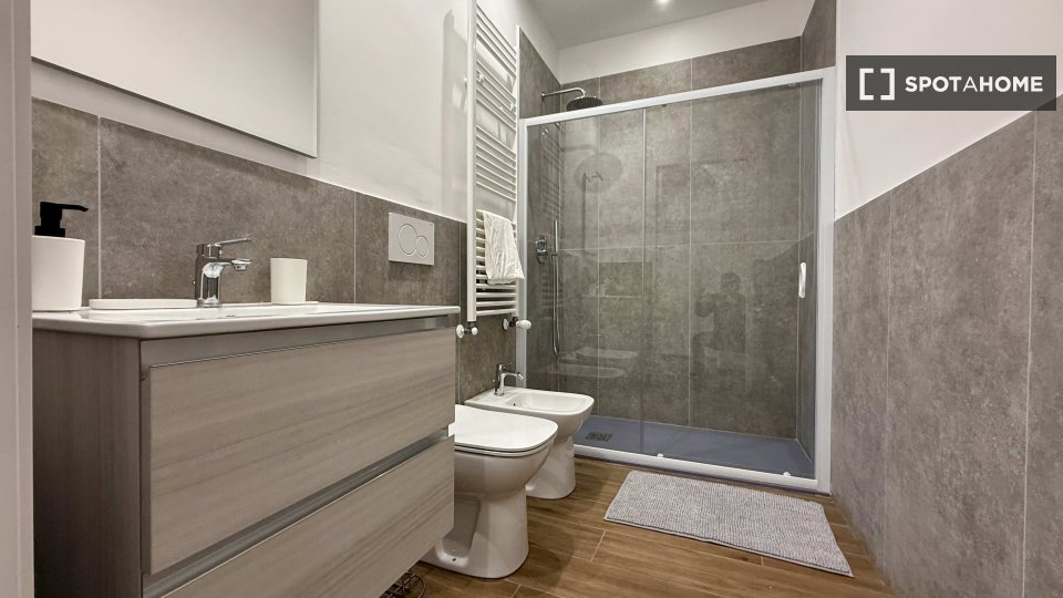 Immagine 10 di Camera condivisa in affitto  in Via Cesana a Torino