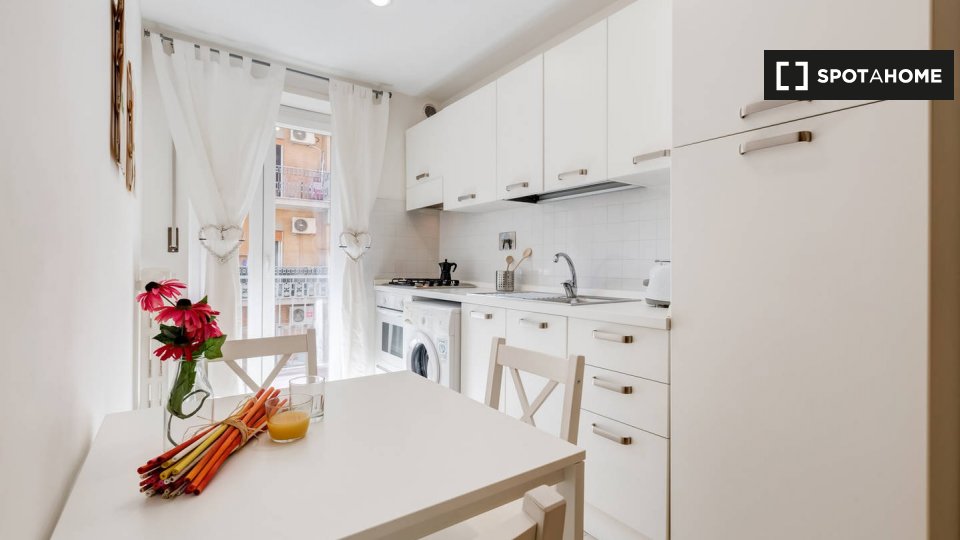 Immagine 3 di Ufficio in affitto  in Via Gualtiero Serafino a Roma