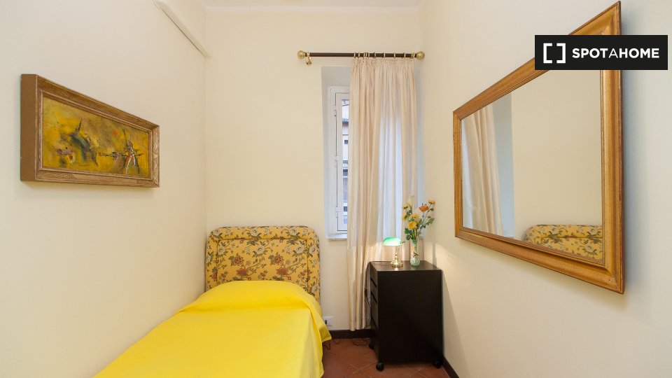 Immagine 7 di Appartamento in affitto  in Piazza Rondanini a Roma