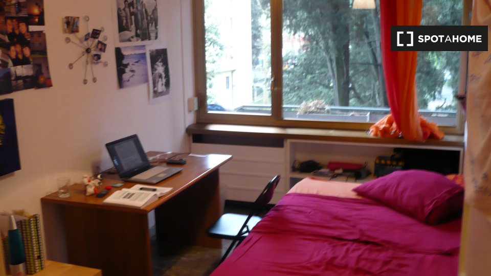 Immagine 3 di Camera condivisa in affitto  in Via Monte Oliveto a Firenze