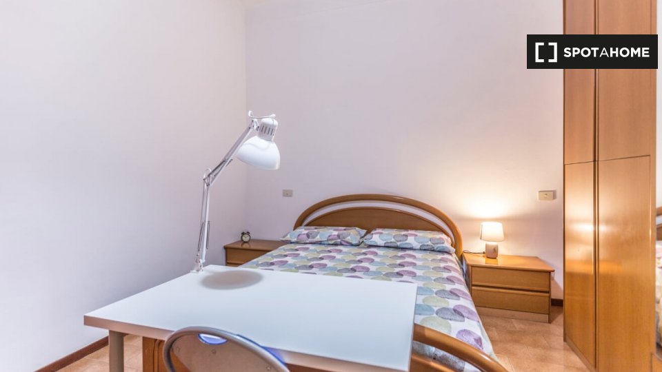 Immagine 5 di Camera condivisa in affitto  in Via Bambaglioli Graziolo a Bologna