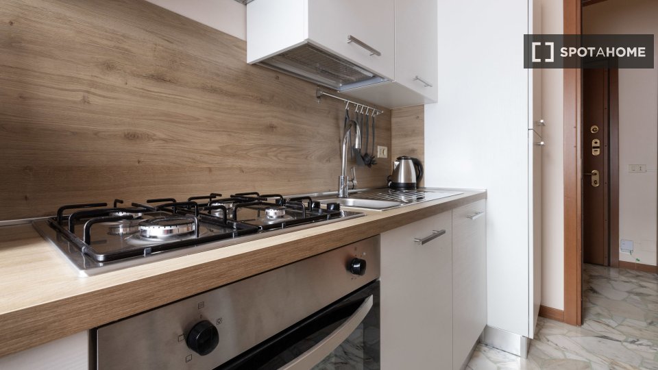 Immagine 2 di Appartamento in affitto  in Viale Campania a Milano