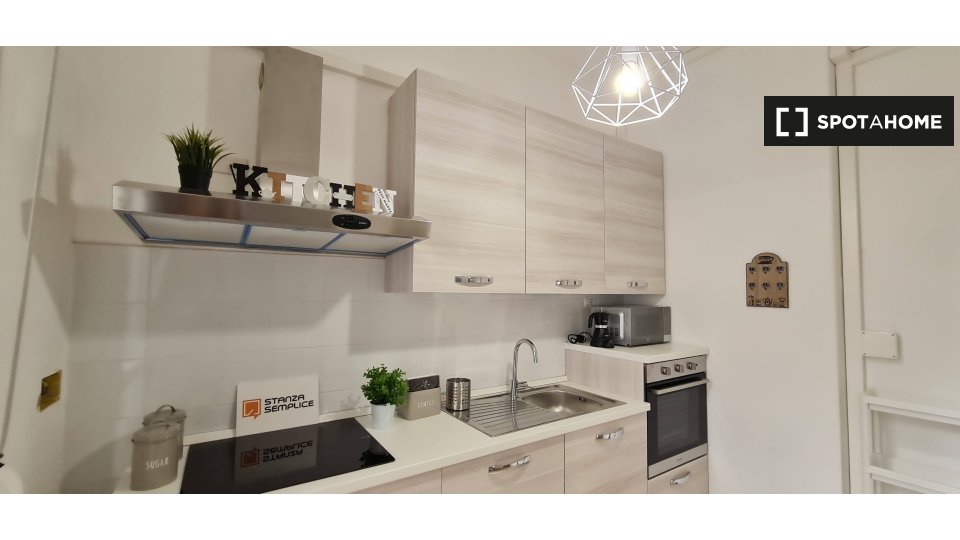 Immagine 17 di Camera condivisa in affitto  in Lungotevere di Pietra Papa a Roma