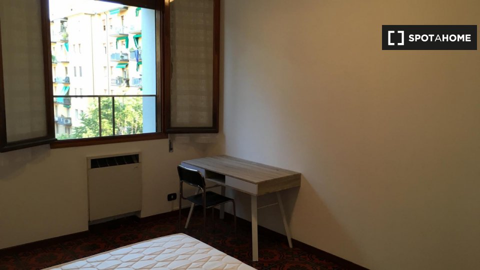 Immagine 17 di Camera condivisa in affitto  in Via Luigi Vestri a Bologna