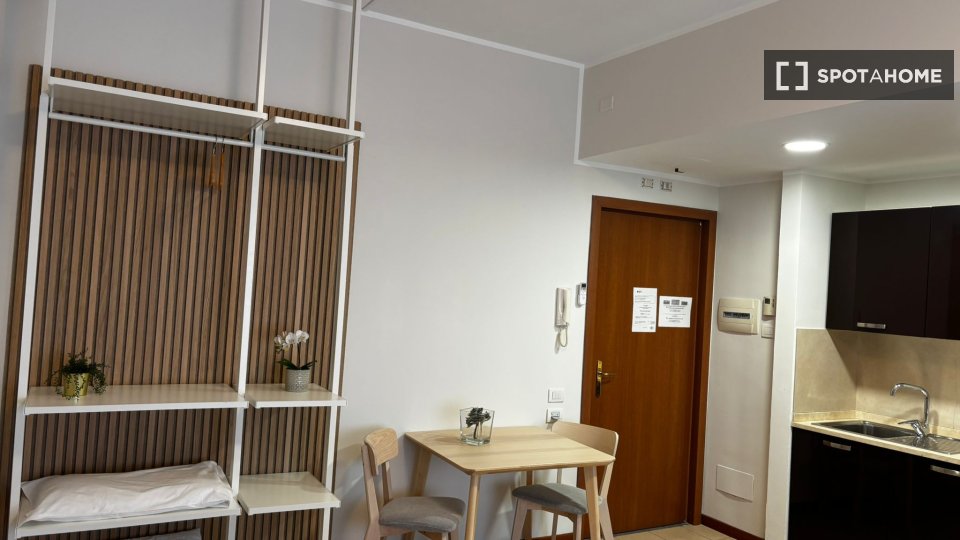 Immagine 15 di Ufficio in affitto  in Via Prenestina a Roma