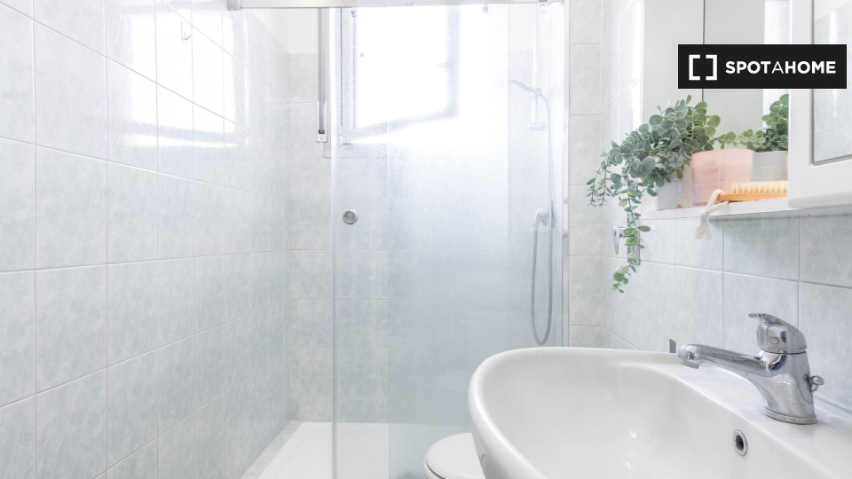 Immagine 17 di Camera condivisa in affitto  in Via Guido Guarini Matteucci a Milano