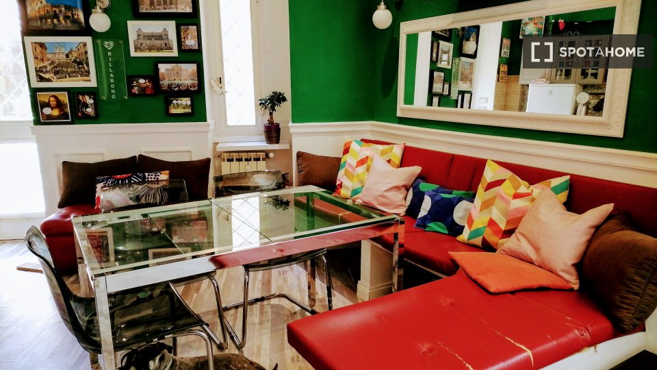 Immagine 5 di Camera condivisa in affitto  in V.le Leonardo da Vinci a Roma