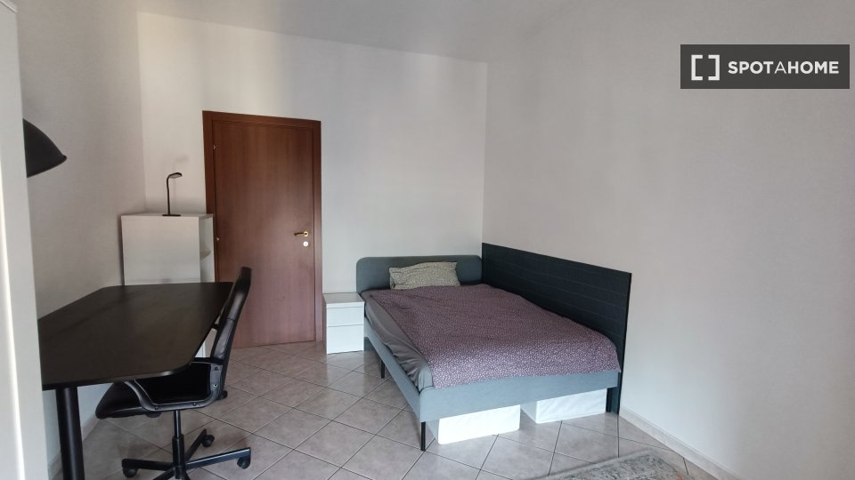 Immagine 3 di Camera condivisa in affitto  in Via Lombardia a Pioltello