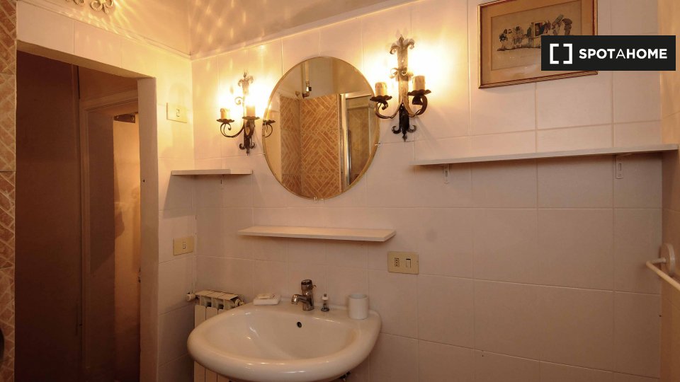 Immagine 3 di Appartamento in affitto  in Lungarno Amerigo Vespucci a Firenze