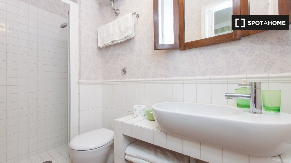 Immagine 14 di Appartamento in affitto  in Via di Monte Fiore, 00153 Roma RM, Italy a Roma