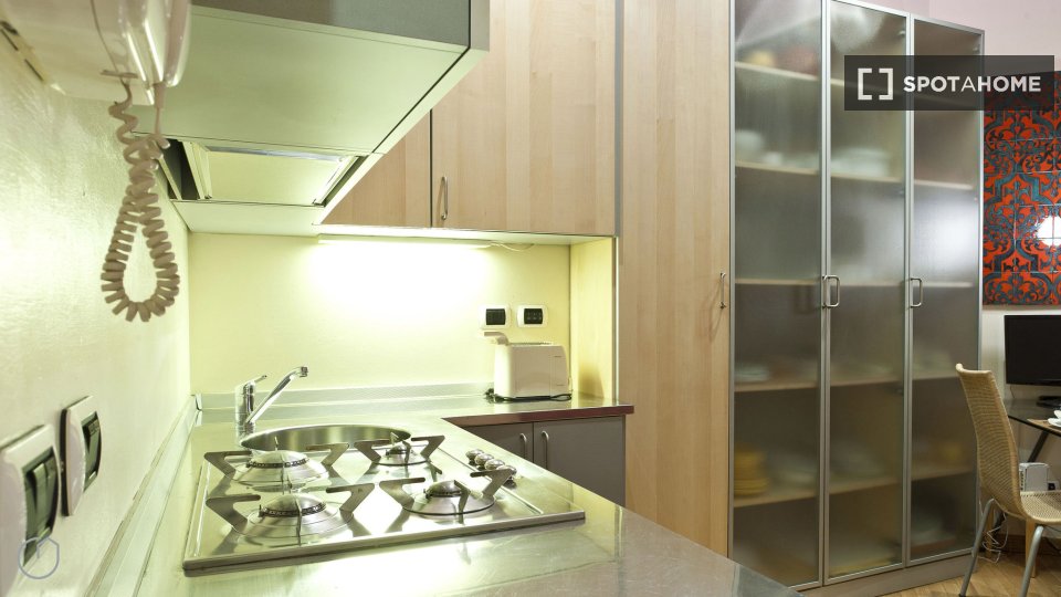 Immagine 10 di Appartamento in affitto  in Via Fiori Chiari a Milano