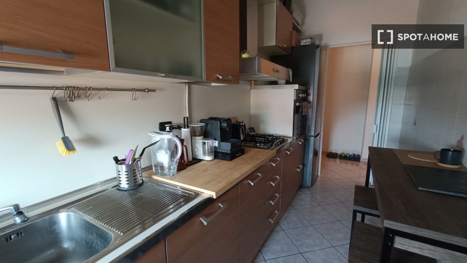 Immagine 5 di Camera condivisa in affitto  in Via Lombardia a Pioltello