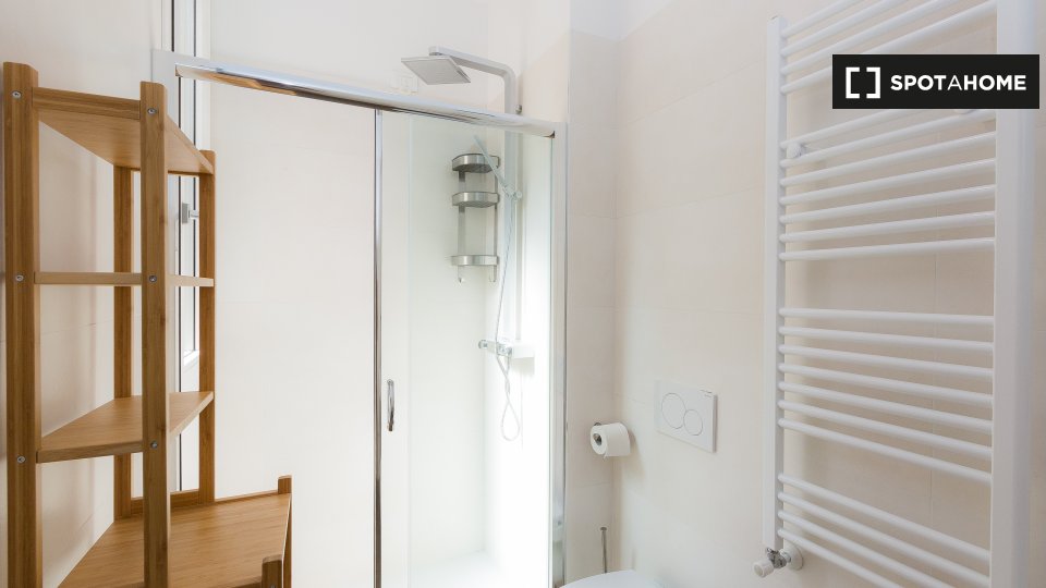 Immagine 9 di Ufficio in affitto  in Via della Marranella a Roma