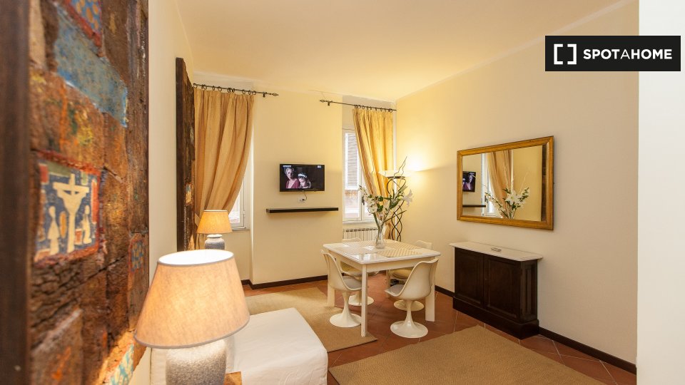 Immagine 9 di Appartamento in affitto  in Piazza Rondanini a Roma