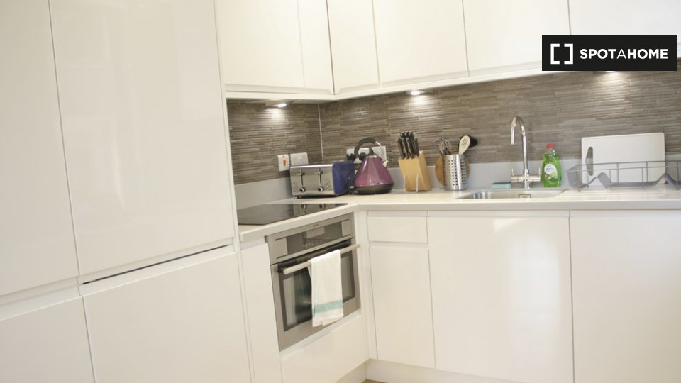 Immagine 7 di Appartamento in affitto  in St Mary at Hill a 