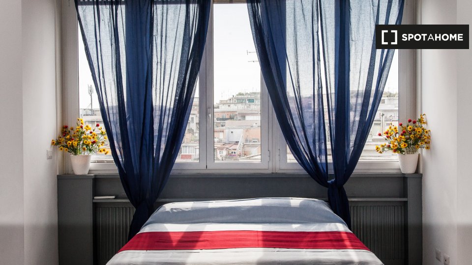 Immagine 13 di Appartamento in affitto  in Via Guido Guinizelli, 00152 Roma RM, Italy a Roma